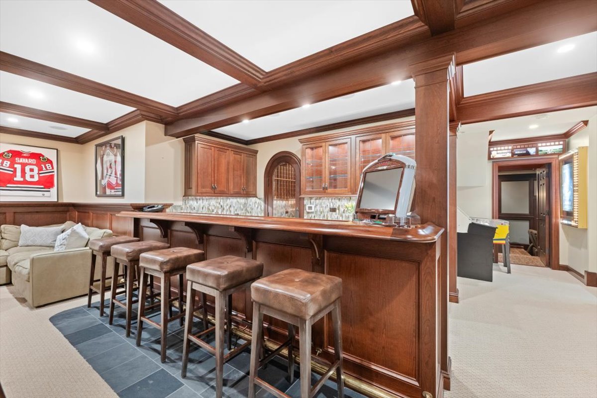 2836 Blackhawk Rd Wilmette, IL 60091