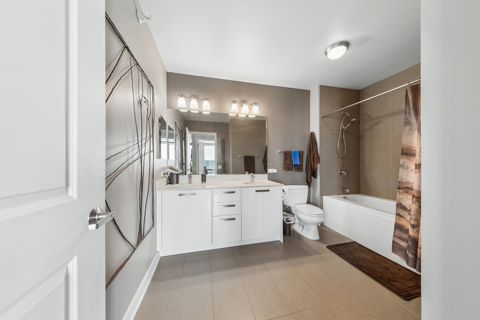 225 N Columbus Dr #7607 Chicago, IL 60601