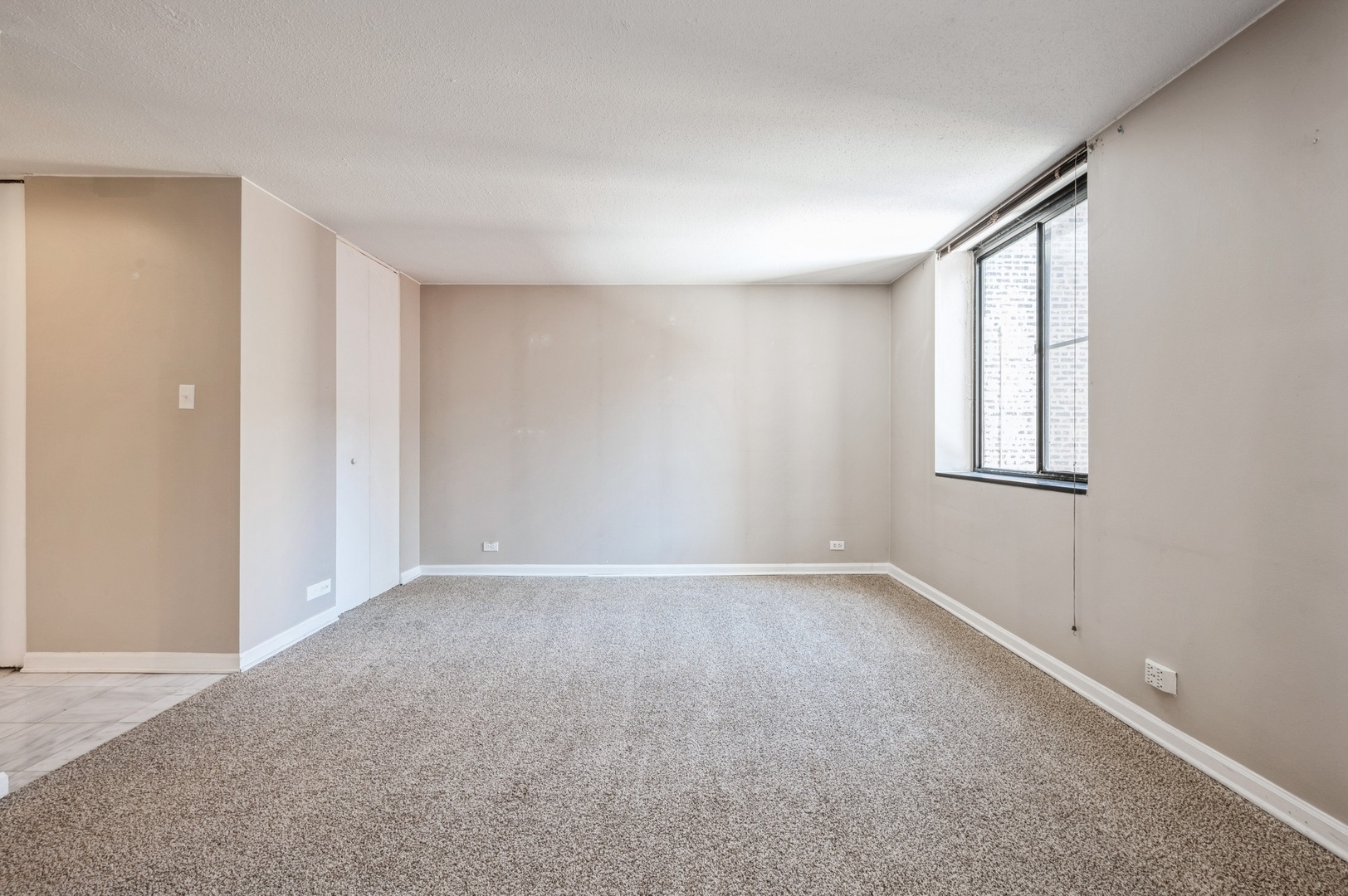 1339 N Dearborn St #5C