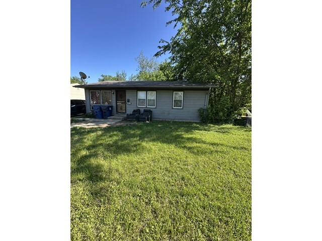 1420 E 15th St Ford Heights, IL 60411