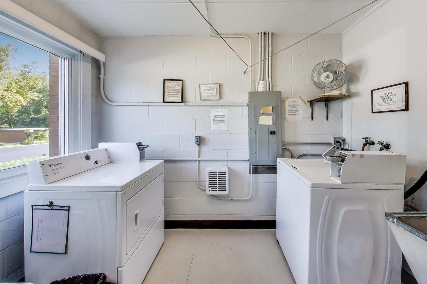 940 Holbrook Rd #8A Homewood, IL 60430