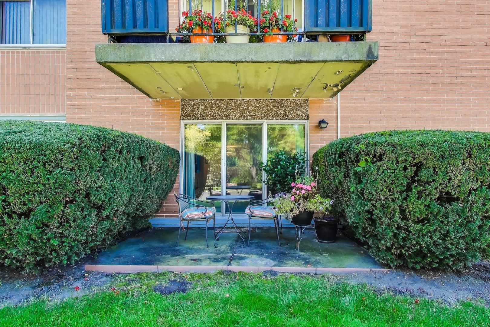 940 Holbrook Rd #8A Homewood, IL 60430