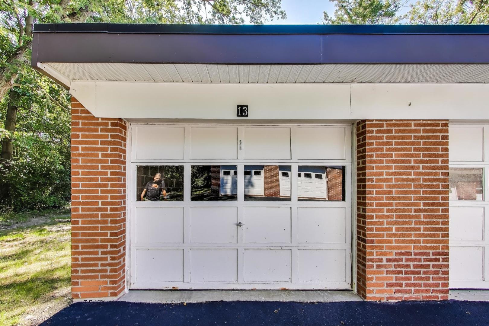 940 Holbrook Rd #8A Homewood, IL 60430