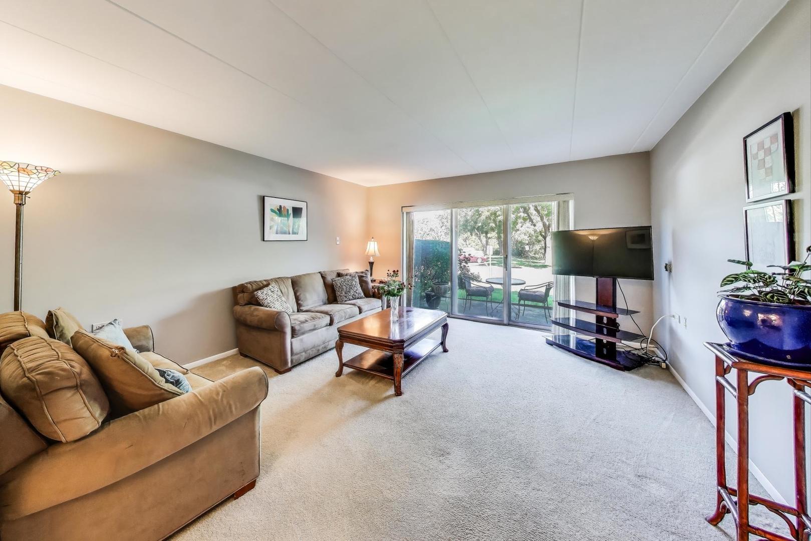 940 Holbrook Rd #8A Homewood, IL 60430