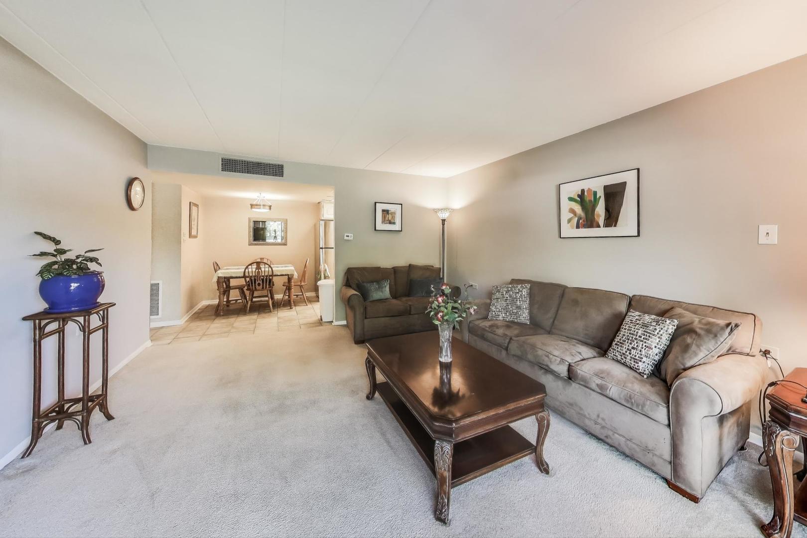 940 Holbrook Rd #8A Homewood, IL 60430