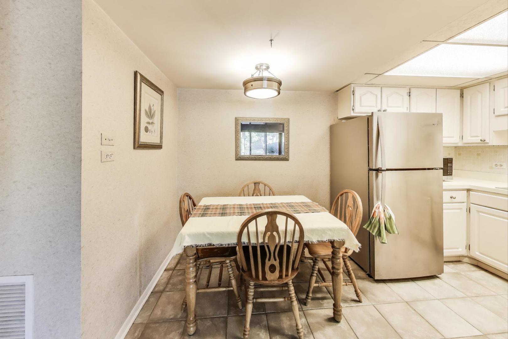 940 Holbrook Rd #8A Homewood, IL 60430