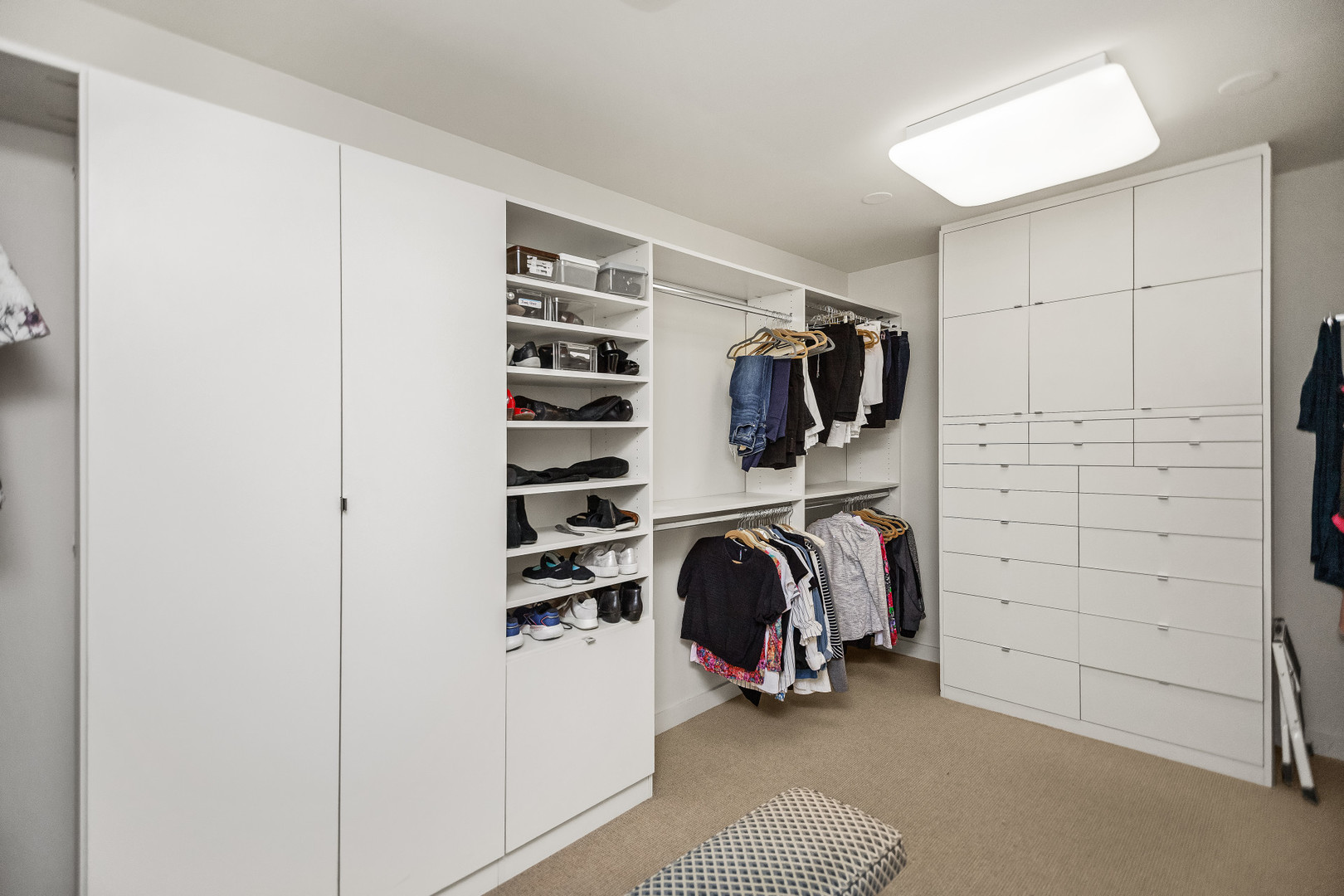 990 Sheridan Rd Highland Park, IL 60035