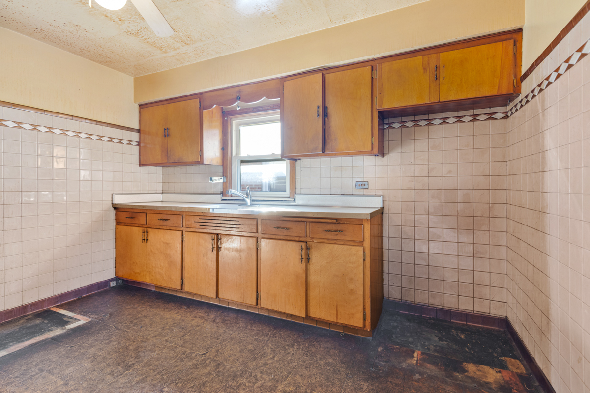 8550 S Jeffery Blvd Chicago, IL 60617