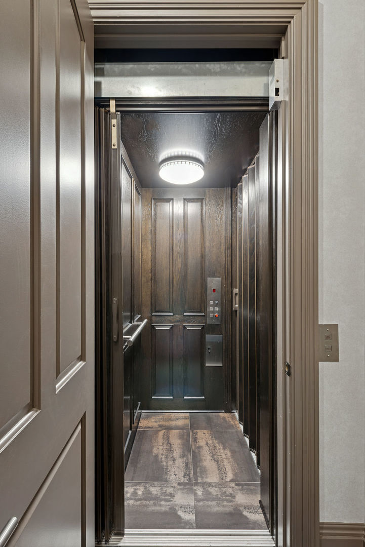 2217 N Clybourn Ave Chicago, IL 60614