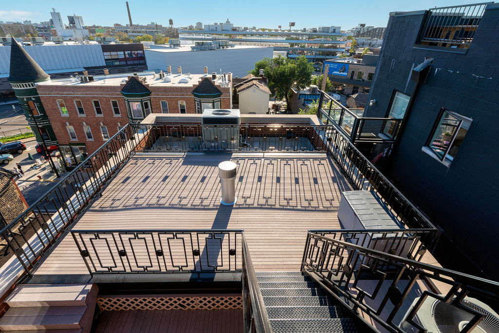 2217 N Clybourn Ave Chicago, IL 60614