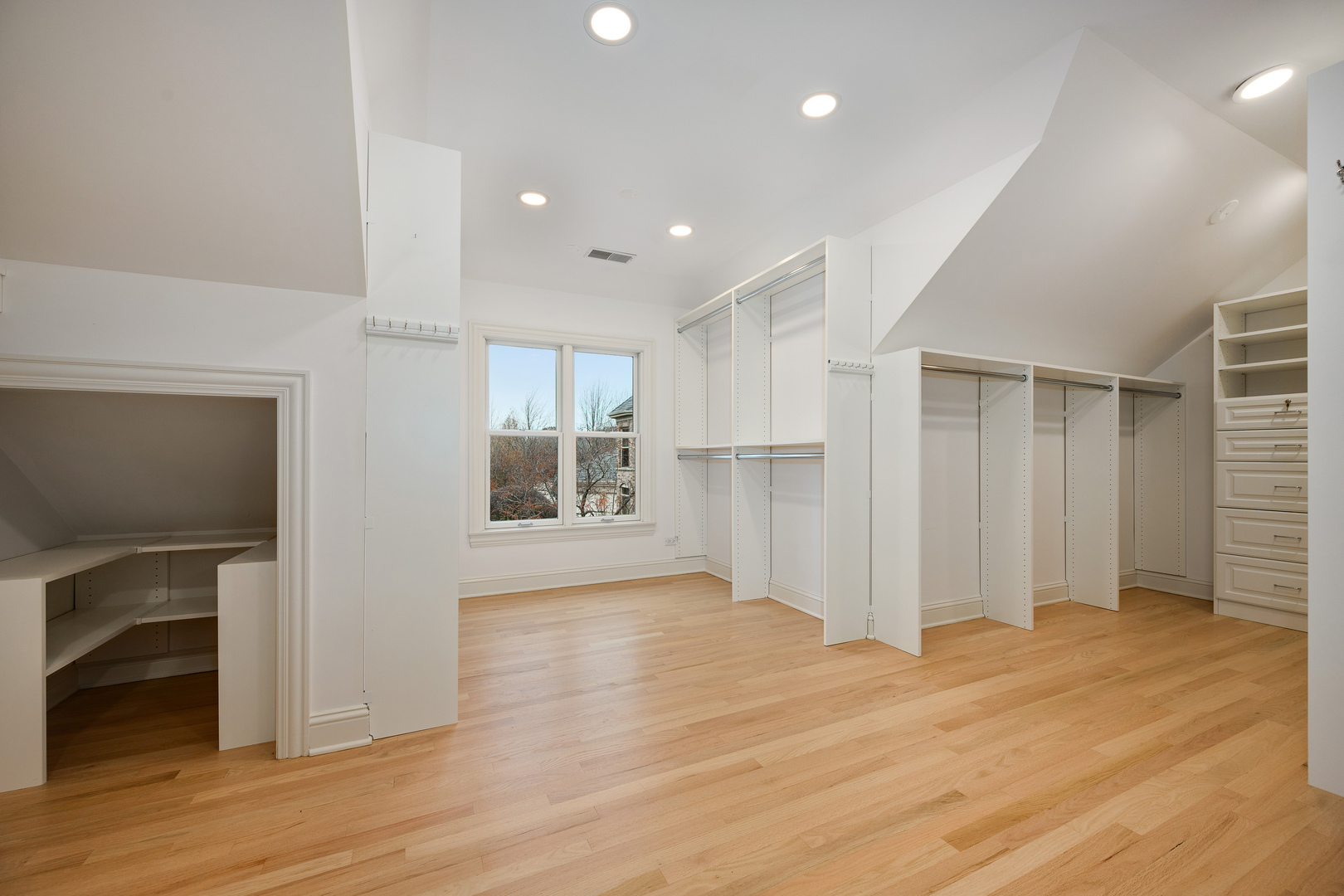 3481 Bradley Ct Highland Park, IL 60035