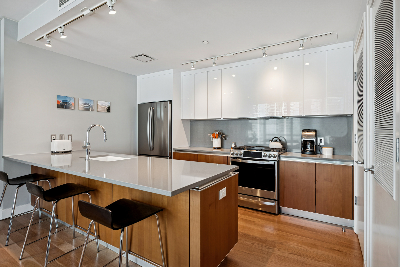 340 E Randolph St #1102 Chicago, IL 60601