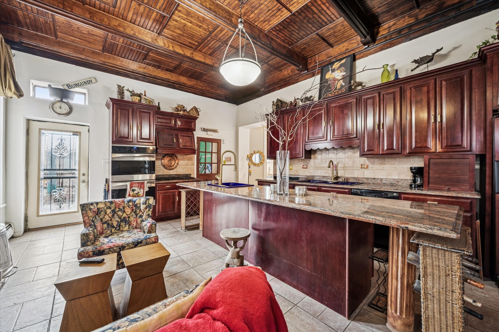 3736 S Michigan Ave Chicago, IL 60653