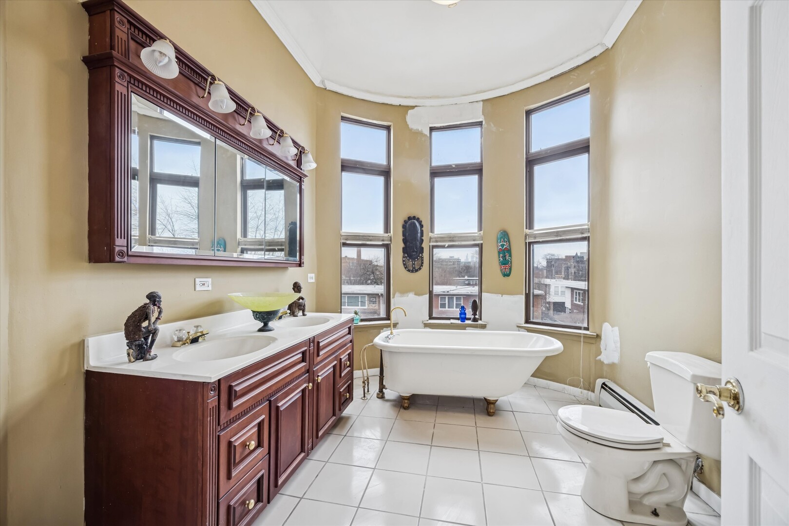 3736 S Michigan Ave Chicago, IL 60653