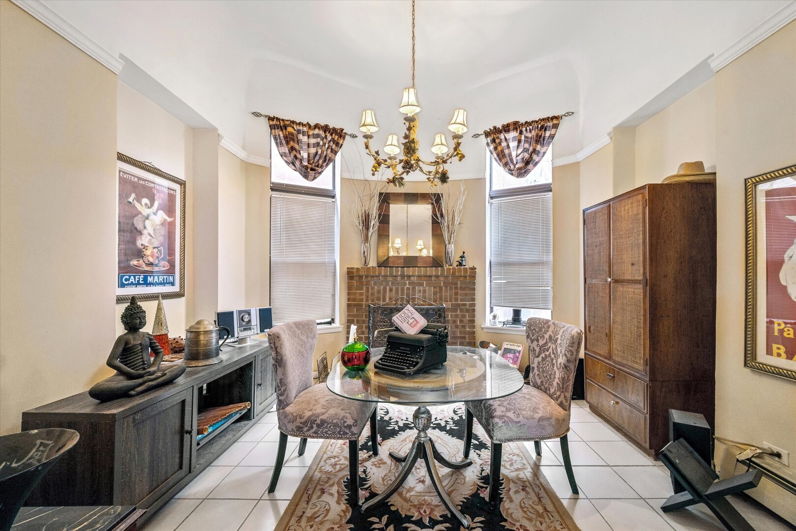 3736 S Michigan Ave Chicago, IL 60653