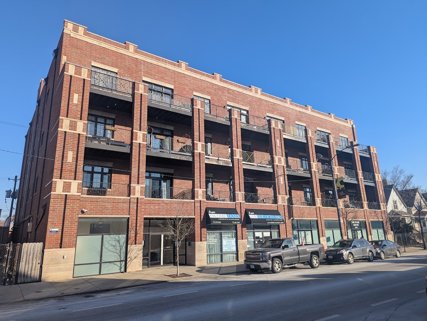 4141 N Kedzie Ave #201