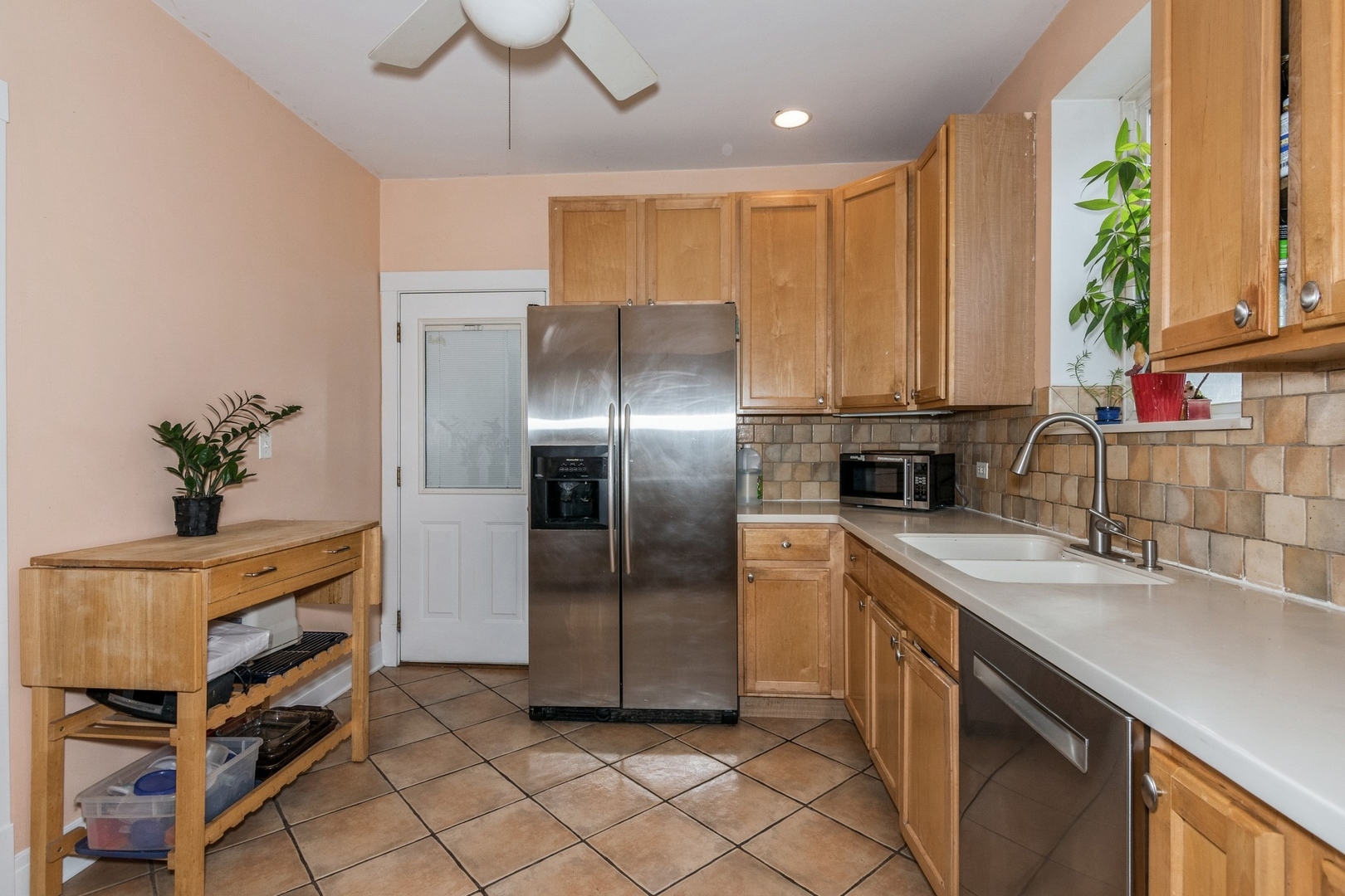 2741 Eastwood Ave Evanston, IL 60201