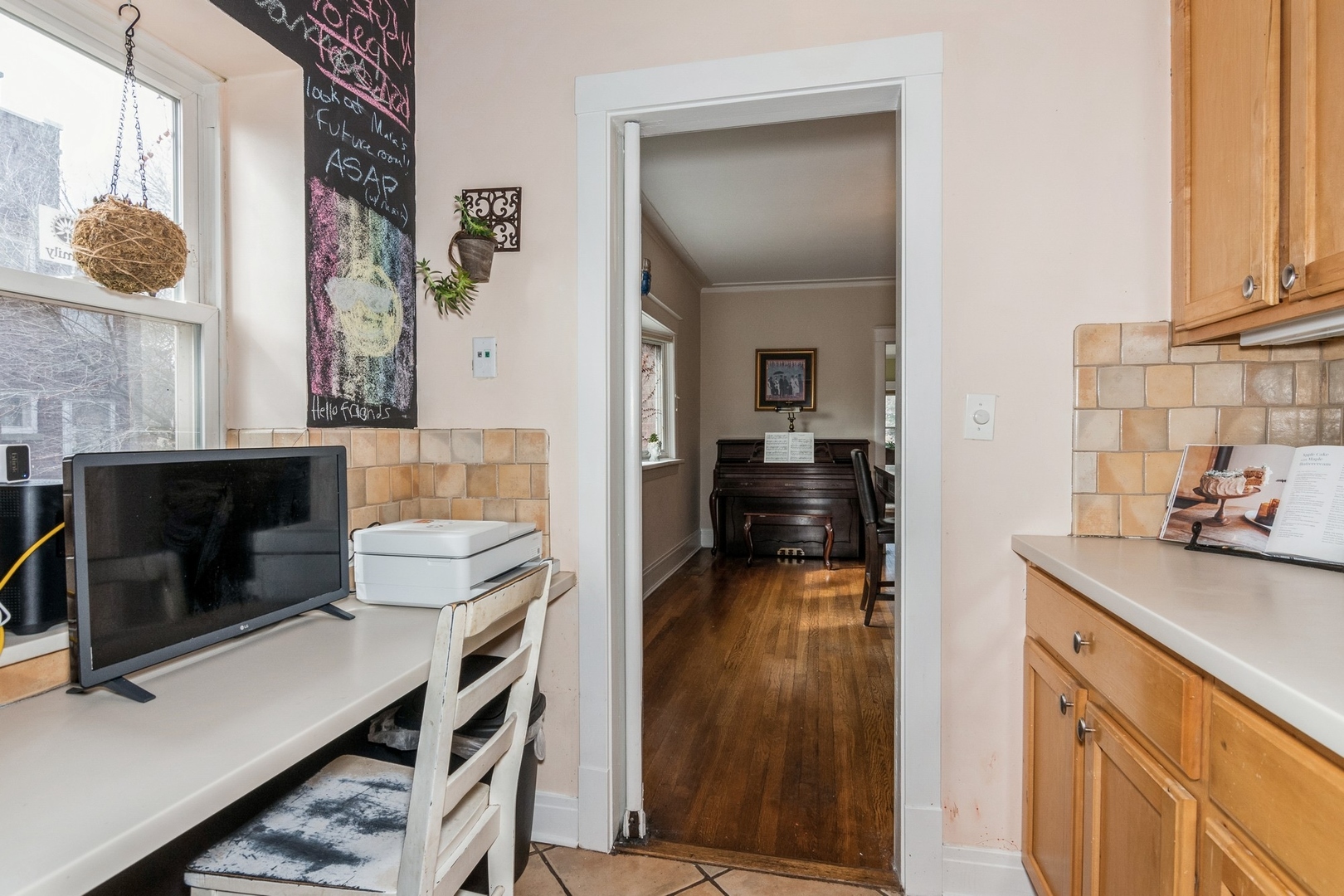 2741 Eastwood Ave Evanston, IL 60201