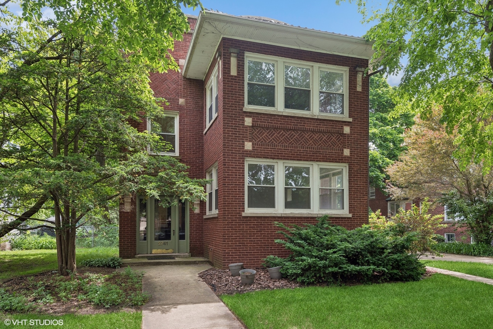 2741 Eastwood Ave Evanston, IL 60201