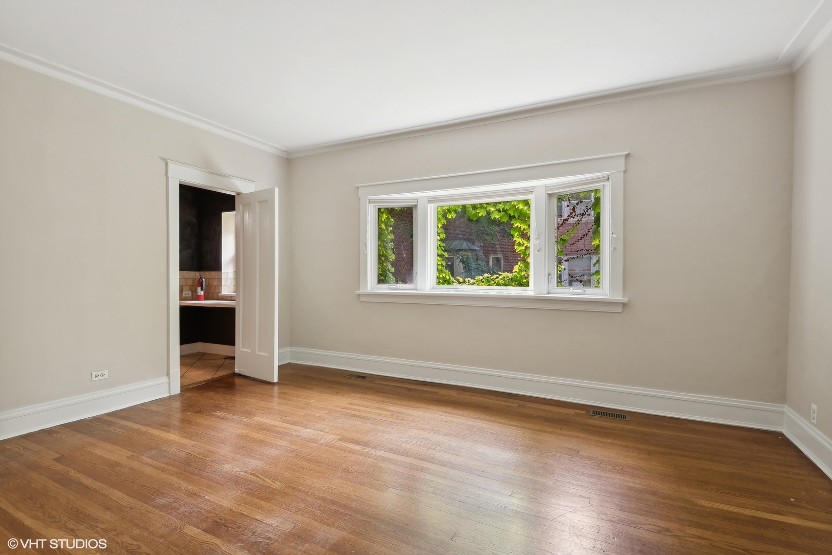 2741 Eastwood Ave Evanston, IL 60201