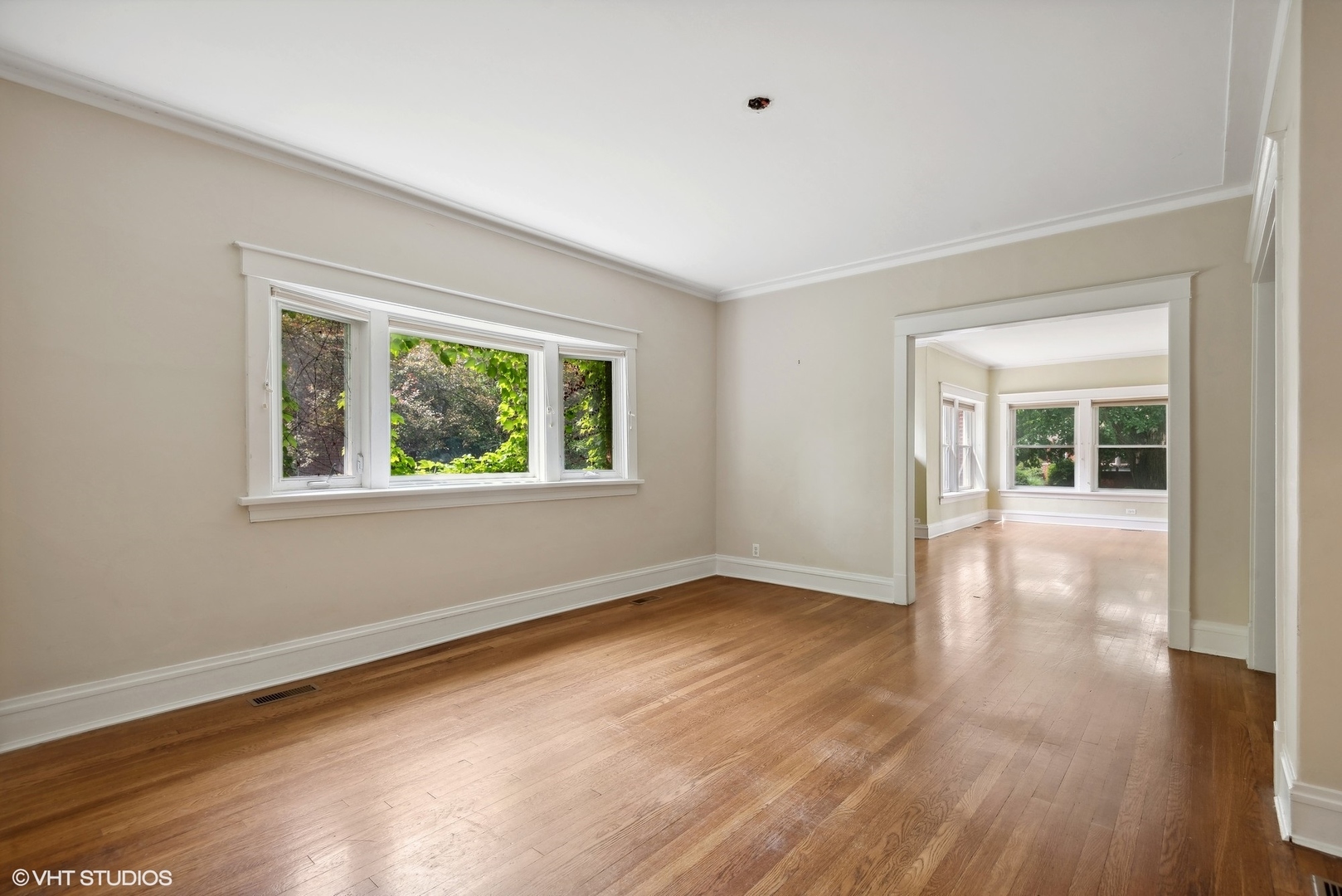 2741 Eastwood Ave Evanston, IL 60201