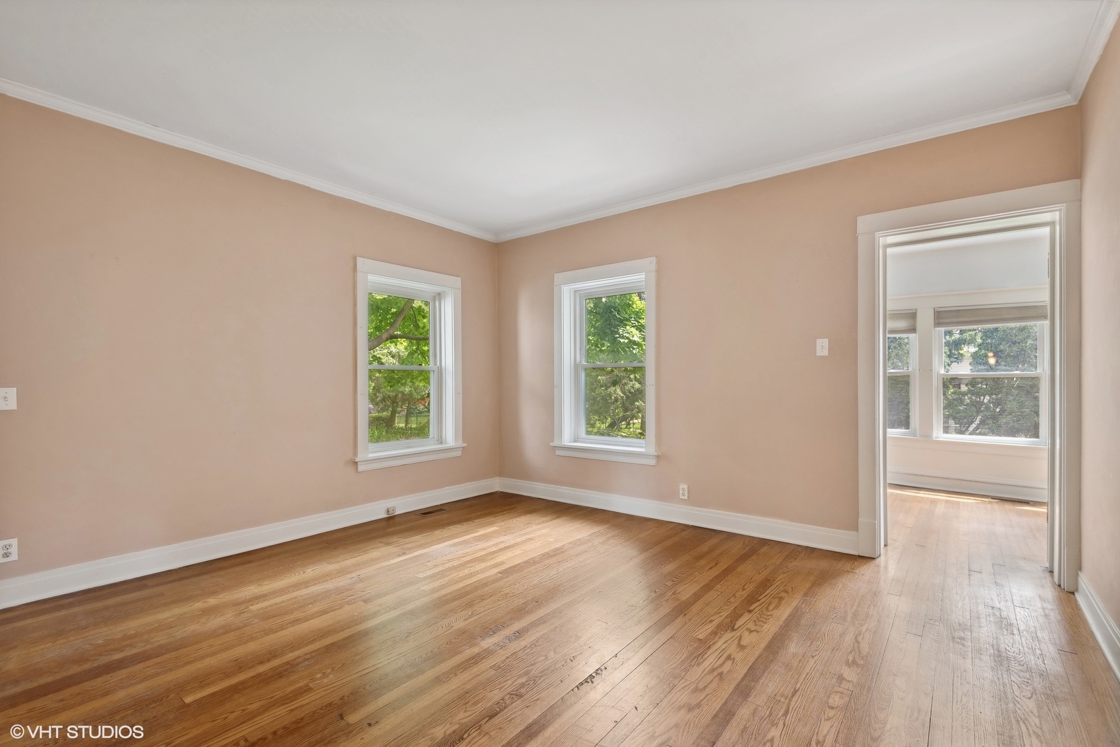 2741 Eastwood Ave Evanston, IL 60201