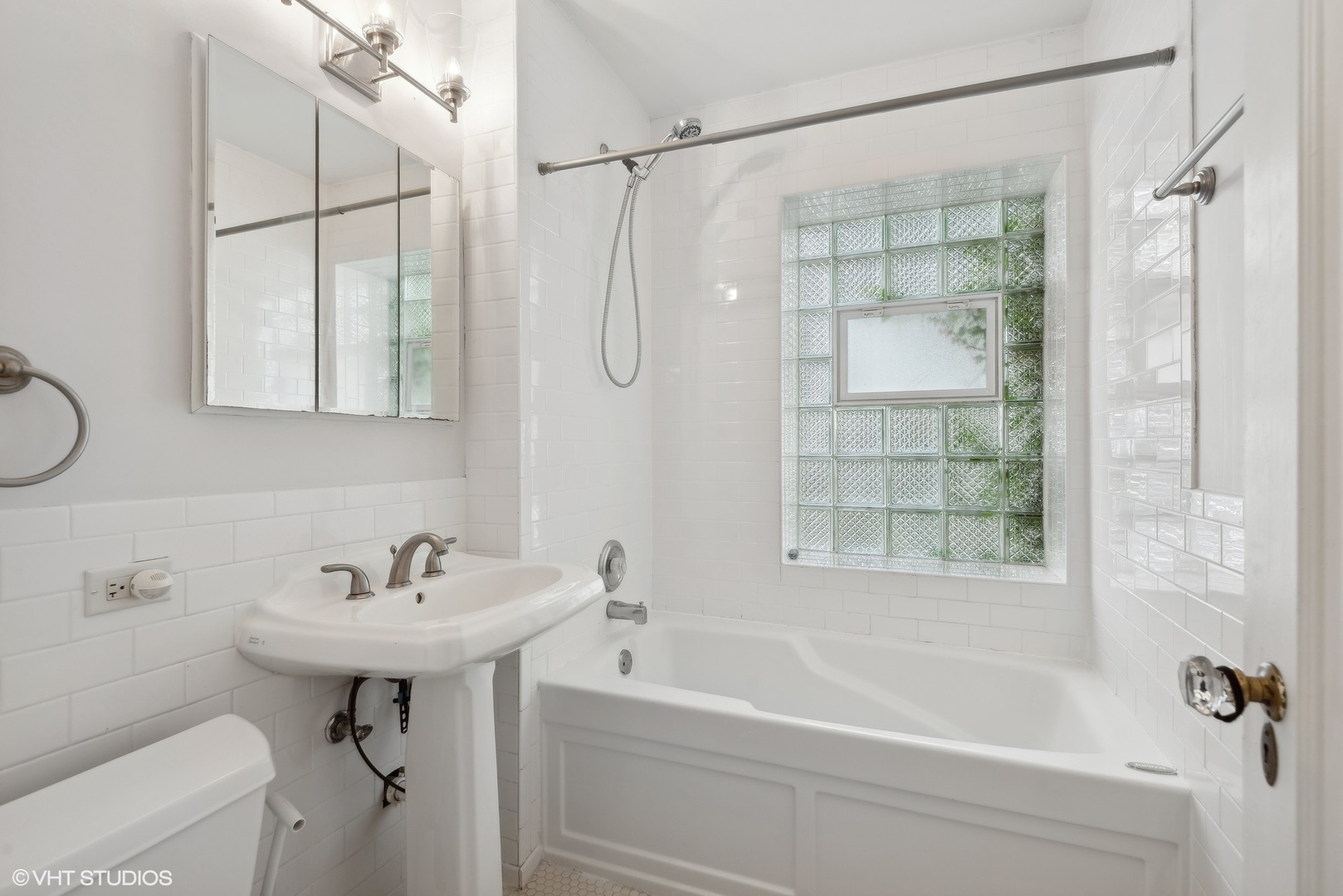 2741 Eastwood Ave Evanston, IL 60201