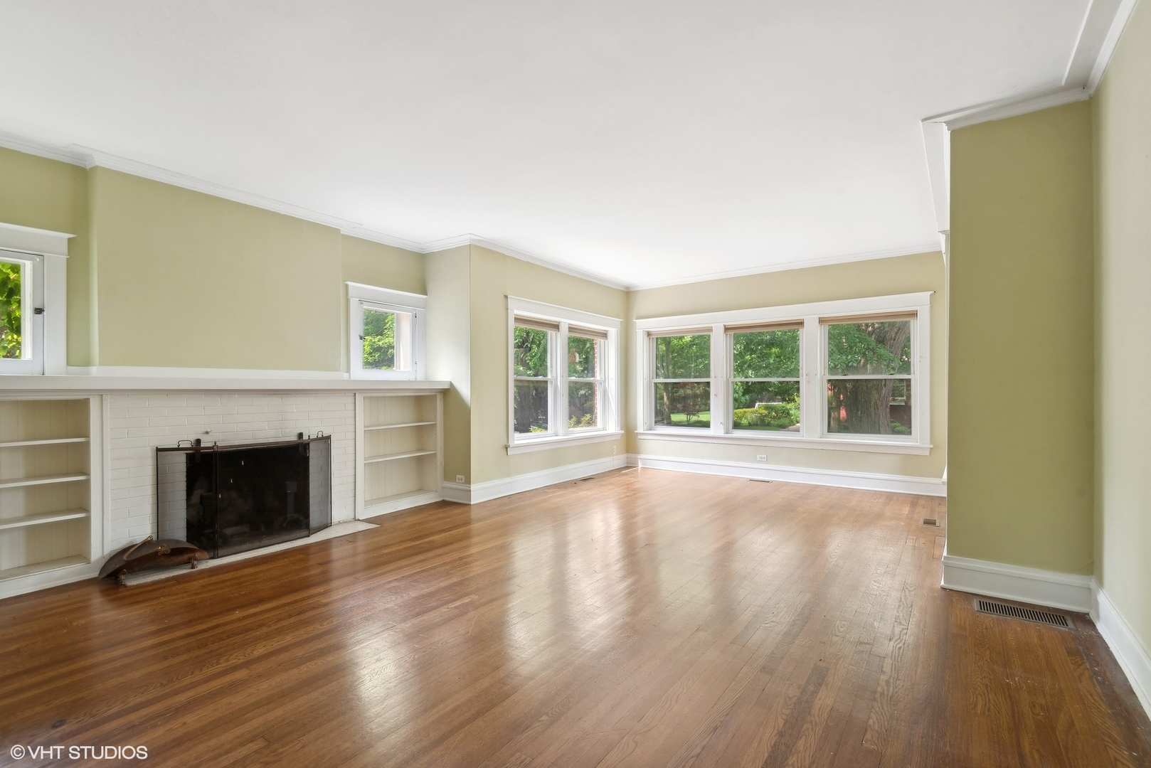 2741 Eastwood Ave Evanston, IL 60201