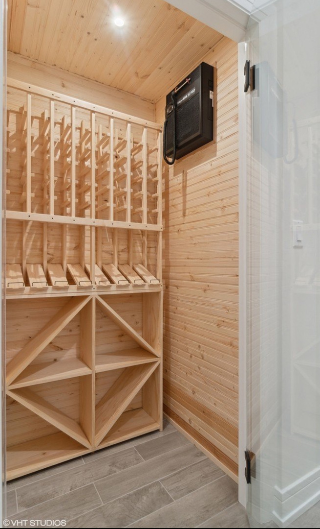 3233 Central St Evanston, IL 60201