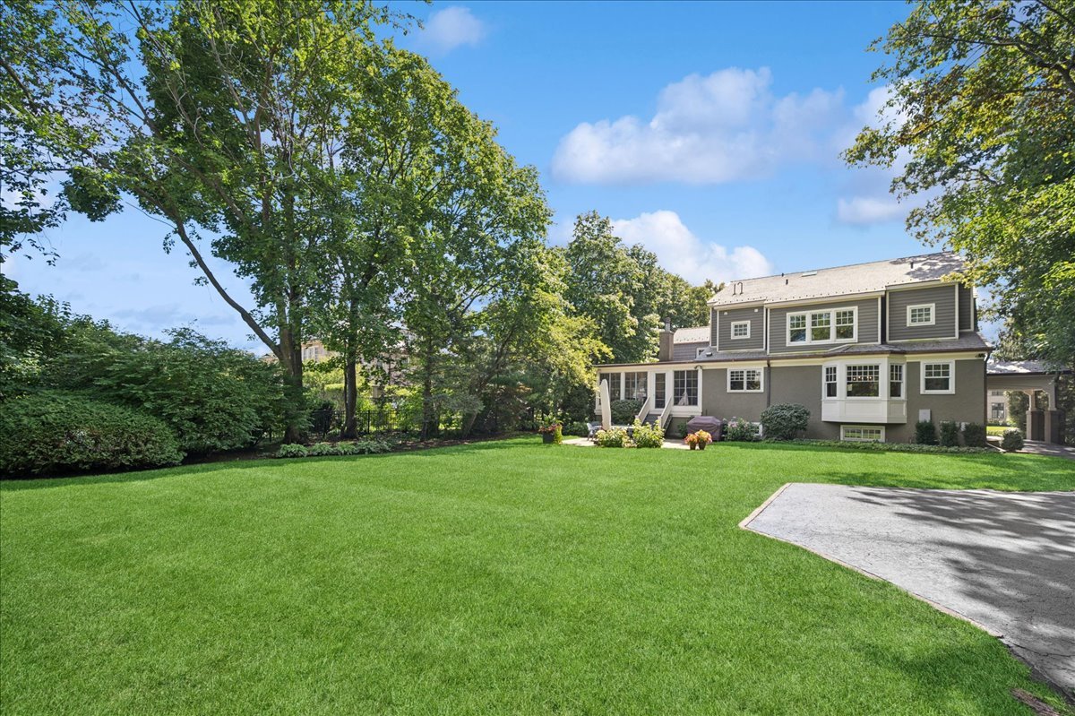 1120 Chestnut Ave Wilmette, IL 60091