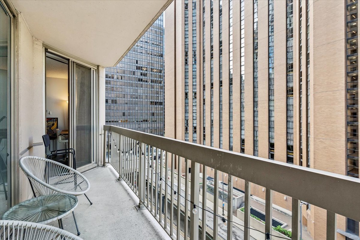 222 N COLUMBUS Dr #708 Chicago, IL 60601