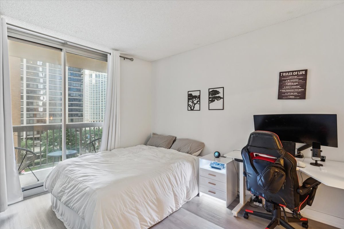 222 N COLUMBUS Dr #708 Chicago, IL 60601