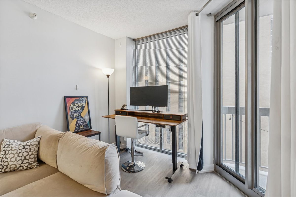 222 N COLUMBUS Dr #708 Chicago, IL 60601