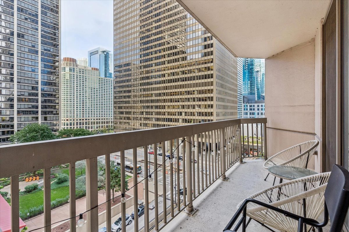 222 N COLUMBUS Dr #708 Chicago, IL 60601