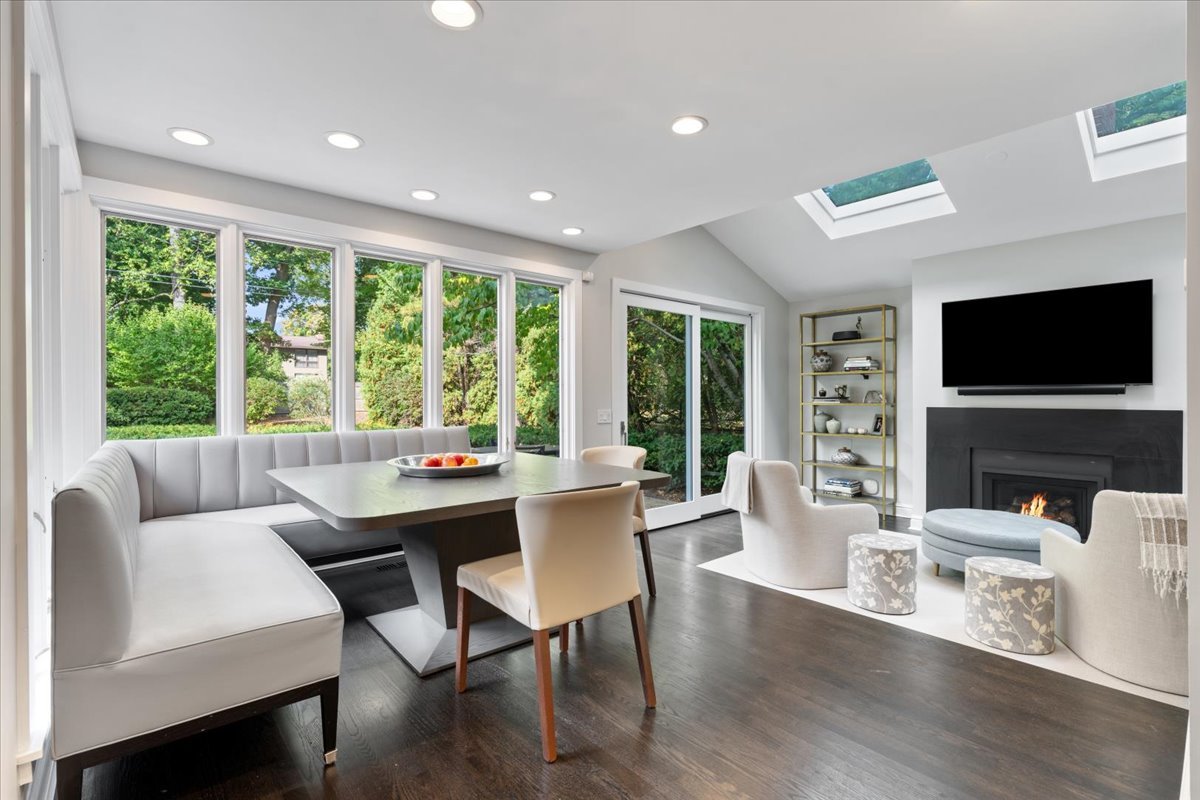 2276 Linden Ave Highland Park, IL 60035