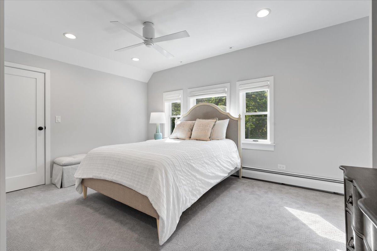 2276 Linden Ave Highland Park, IL 60035