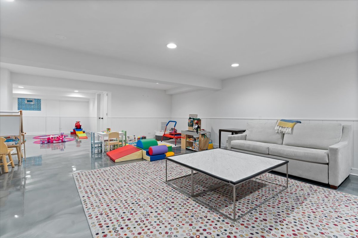 2276 Linden Ave Highland Park, IL 60035