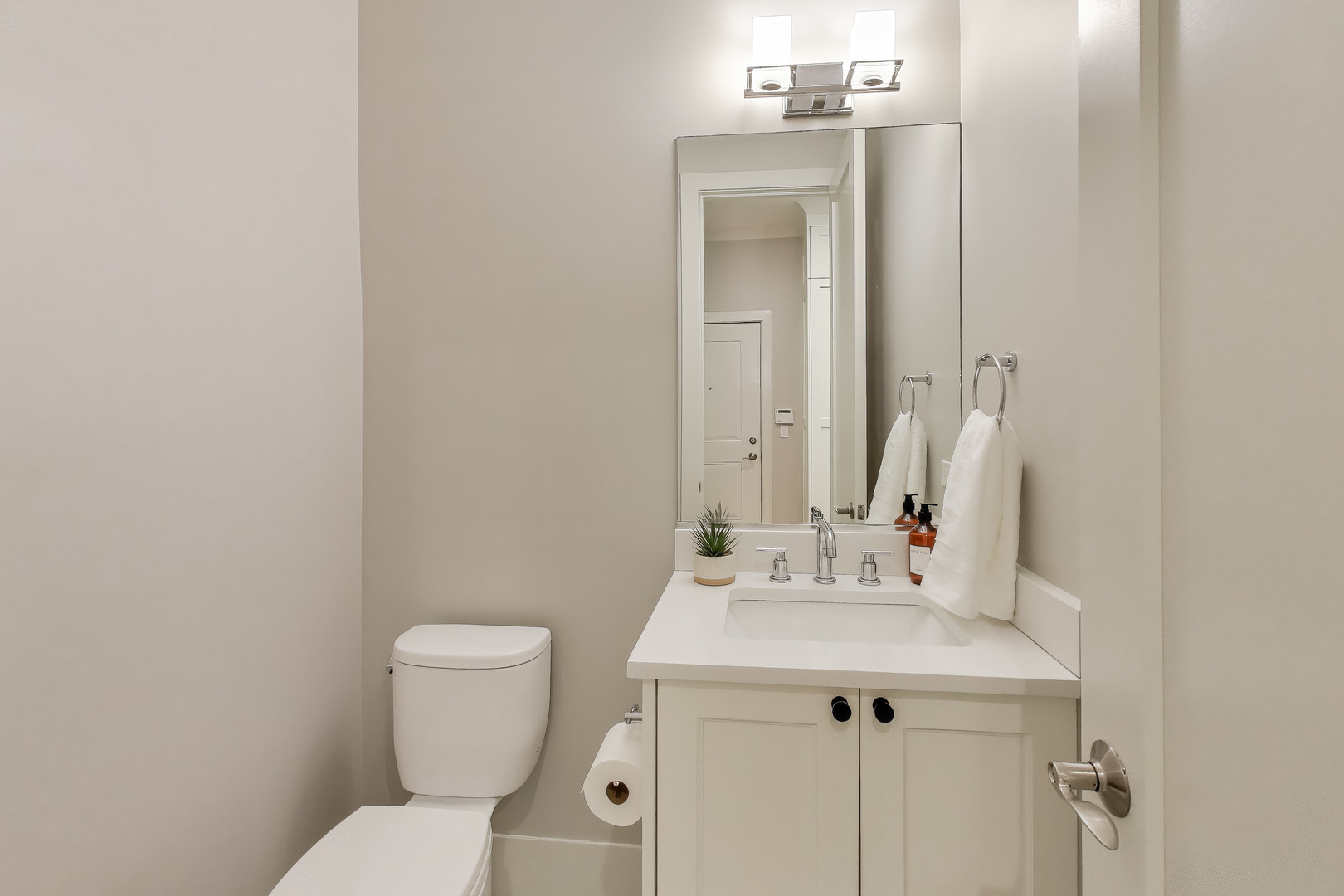 4135 N Kenmore Ave #1N Chicago, IL 60613