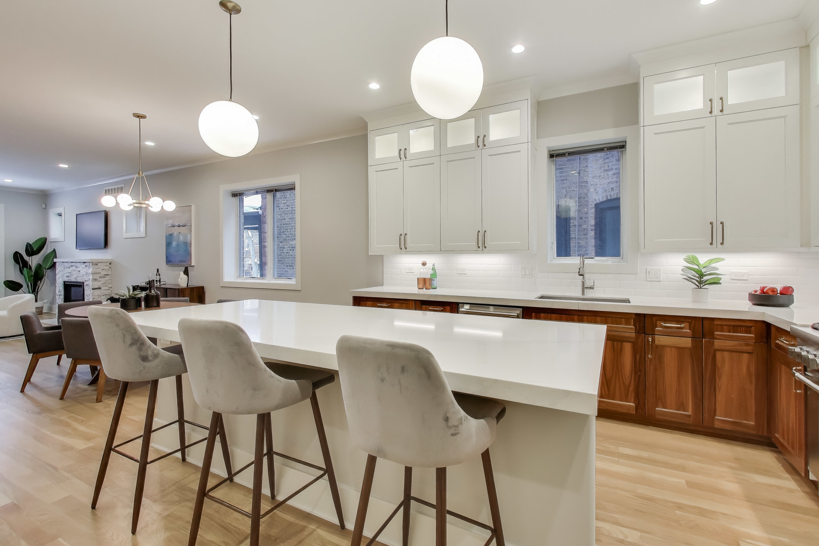 4135 N Kenmore Ave #1N Chicago, IL 60613