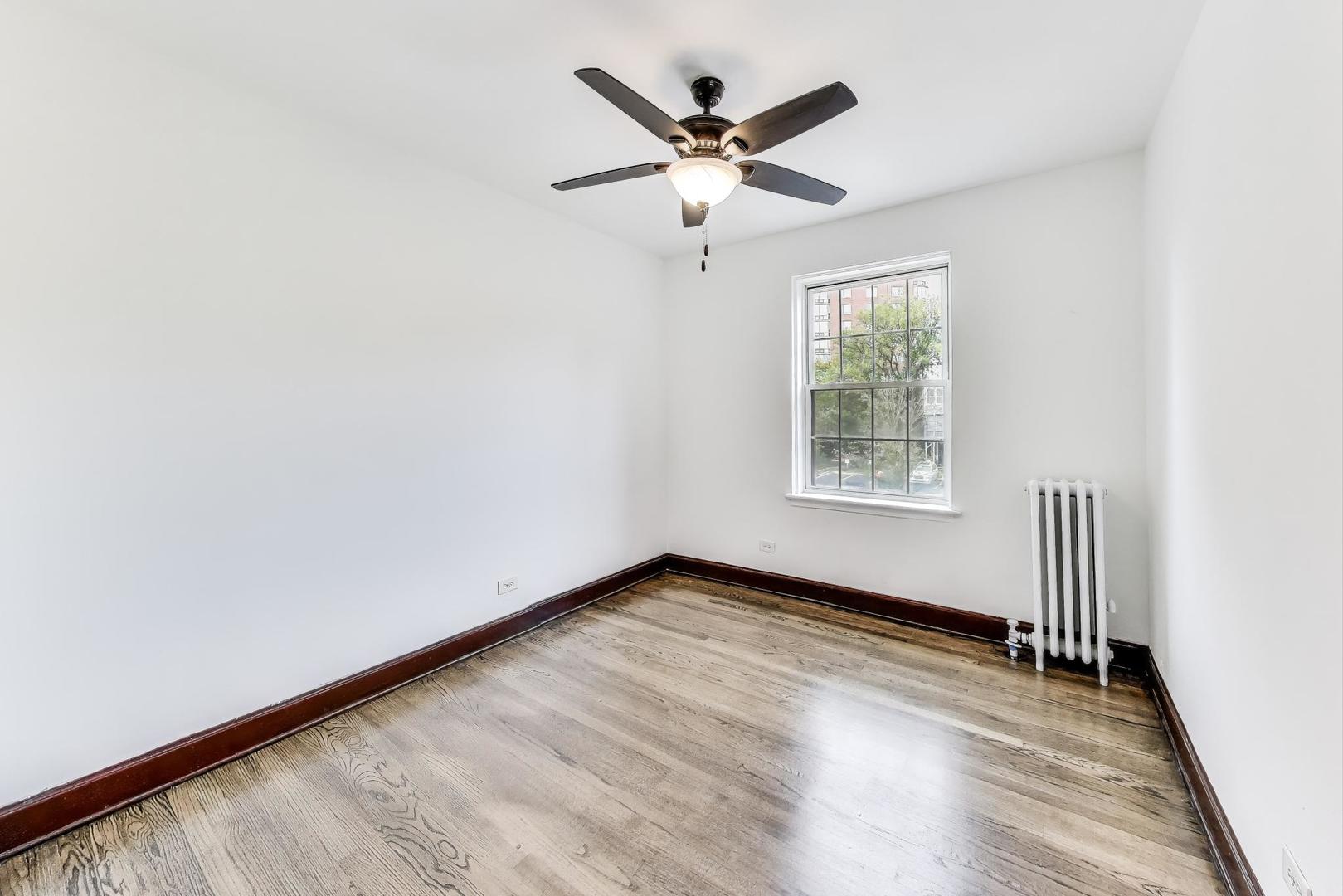 1103 Holly Ct #207 Oak Park, IL 60301