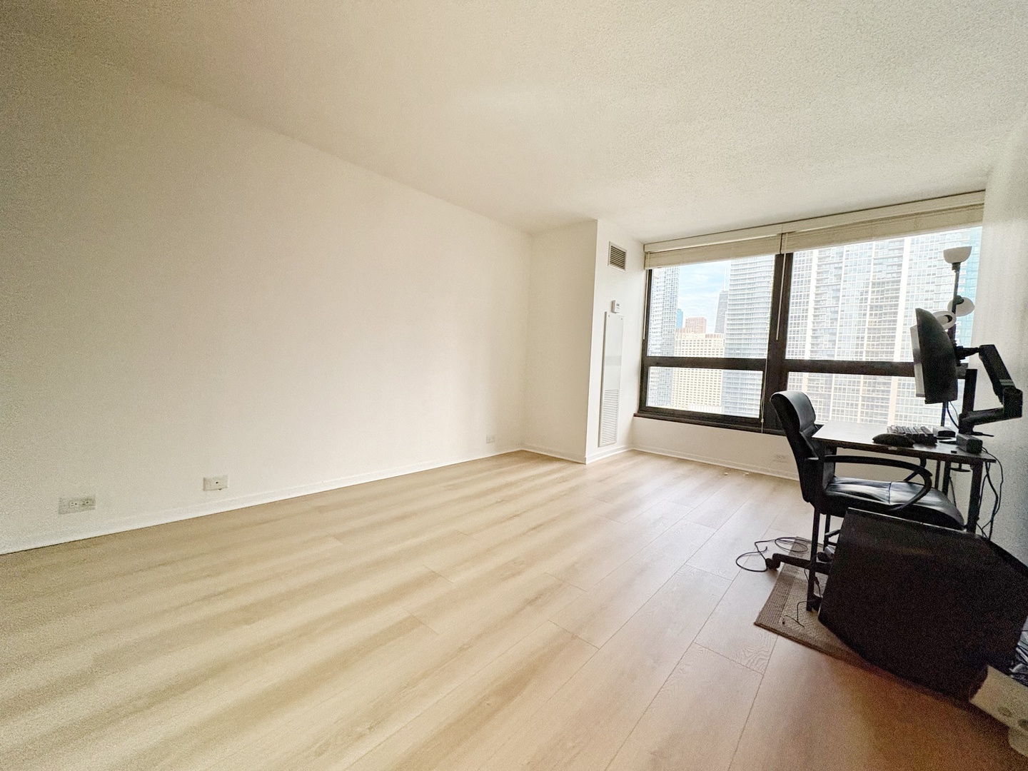 360 E Randolph St #2006 Chicago, IL 60601