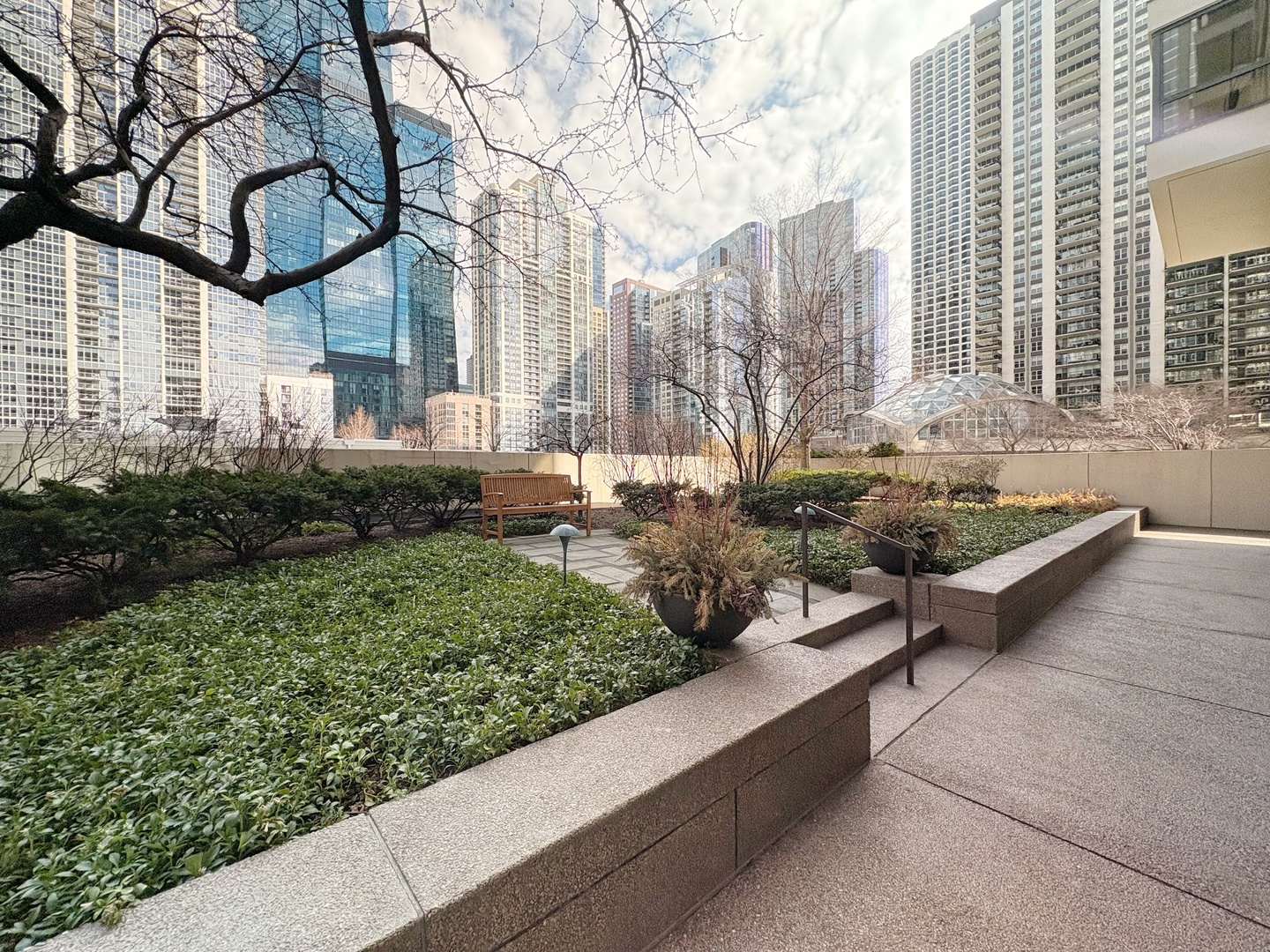 360 E Randolph St #2006 Chicago, IL 60601