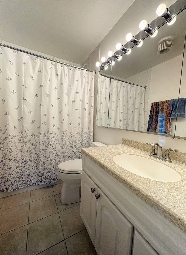 360 E Randolph St #2006 Chicago, IL 60601