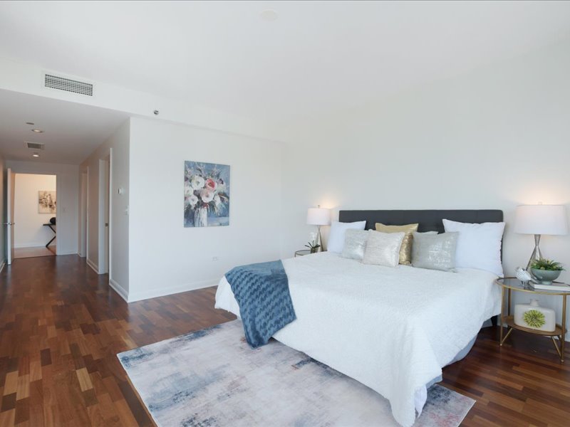 130 N Garland Ct #5101 Chicago, IL 60602