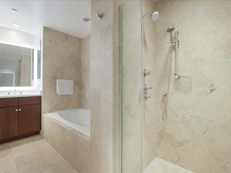 130 N Garland Ct #5101 Chicago, IL 60602