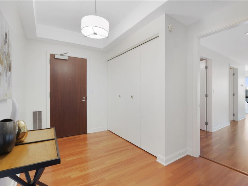 130 N Garland Ct #5101 Chicago, IL 60602