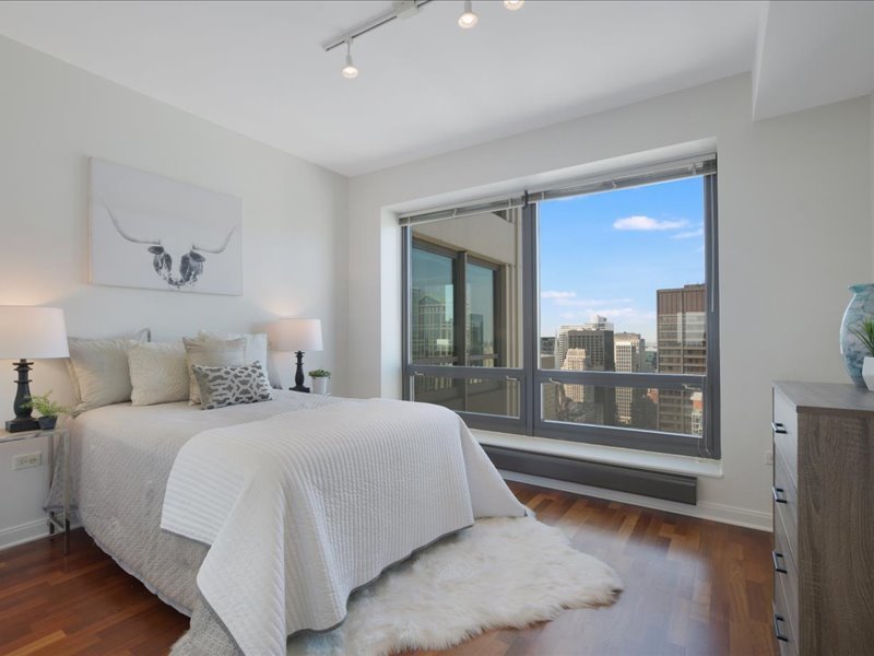 130 N Garland Ct #5101 Chicago, IL 60602