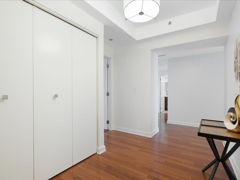 130 N Garland Ct #5101 Chicago, IL 60602