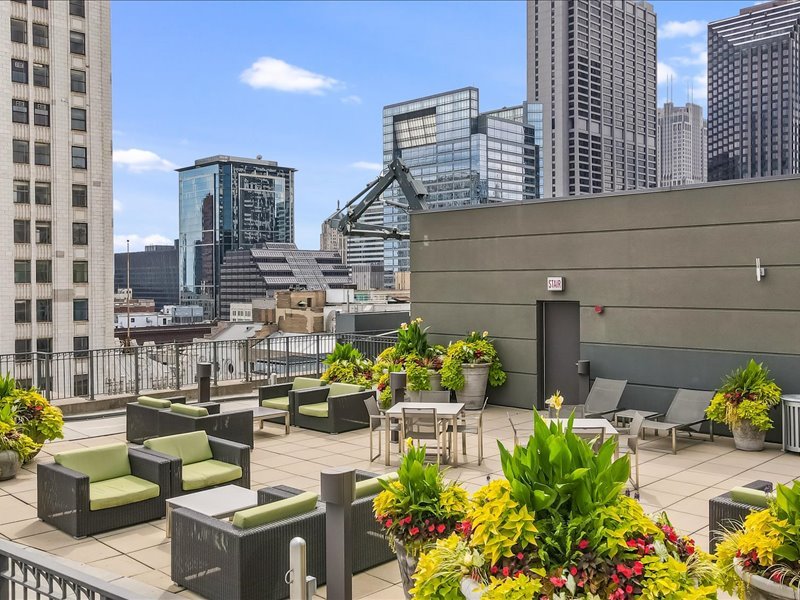 130 N Garland Ct #5101 Chicago, IL 60602