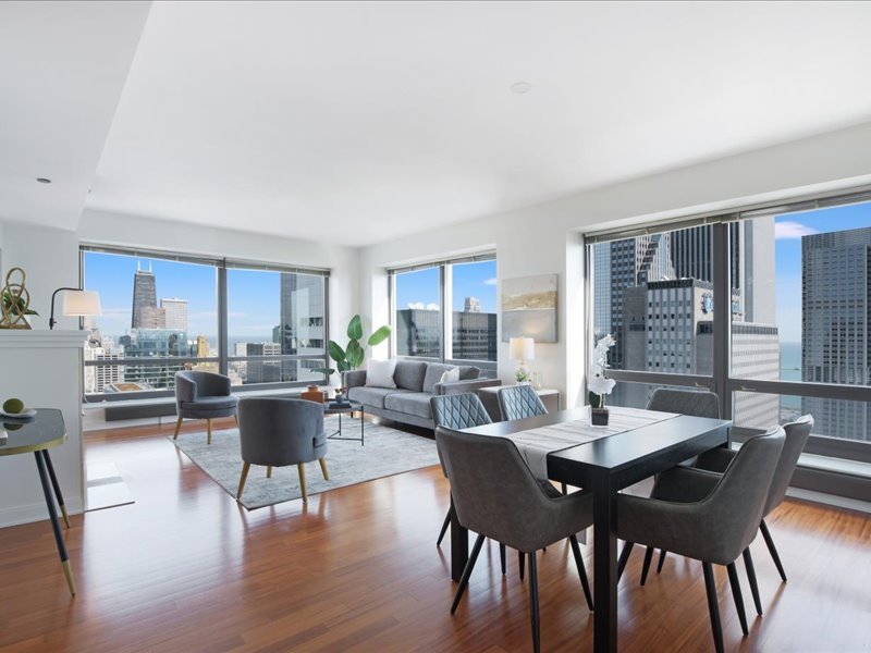 130 N Garland Ct #5101 Chicago, IL 60602